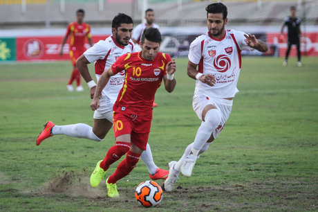 درخشان: نباید با رفتن دو بازیکن پرسپولیس وارد بحران می‌شد